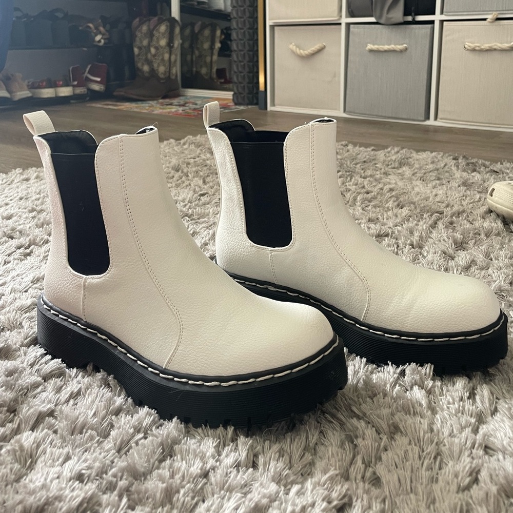 Sincerely Jules Hippie Chelsea Boots